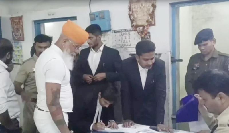 Karni Sena chief Dr. Raj Shekhawat arrested in Raipur, FIR registered for threatening statement, Raipur, Chhattisgarh, Khabargali