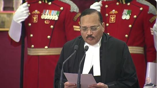 Justice Surya Kant becomes the 53rd CJI of India, administered the oath by the President, will have a tenure of 15 months. Hindi news big news latest news khabargali 
