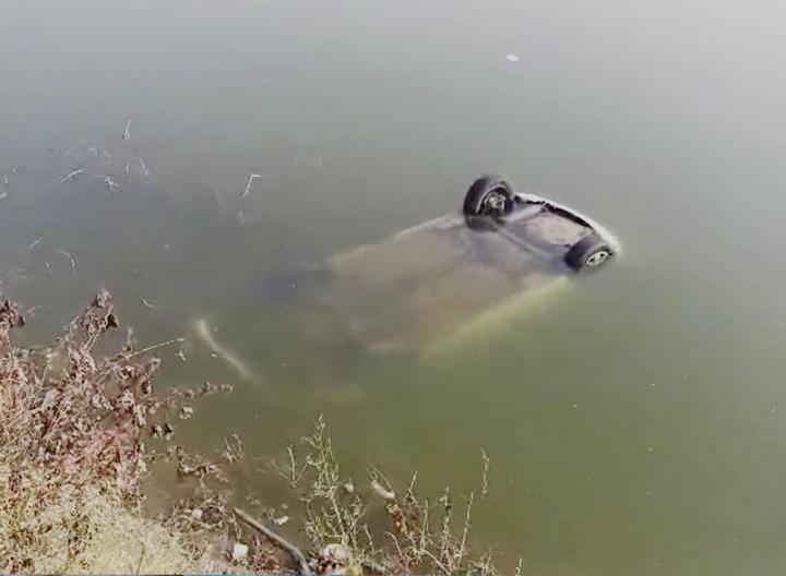 Five people died tragically when their car fell into a canal while returning from a wedding, with the gate locked. Hindi latest News big News khabargali 