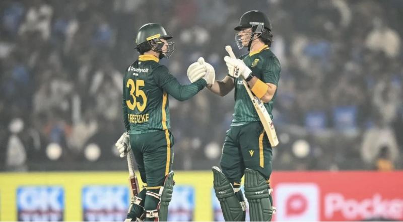 South Africa defeated India by 4 wickets in Raipur, bowlers ruined Kohli and Gaikwad's centuries, lost by 358 runs, Darshan was disappointed, Chhattisgarh, Khabargali