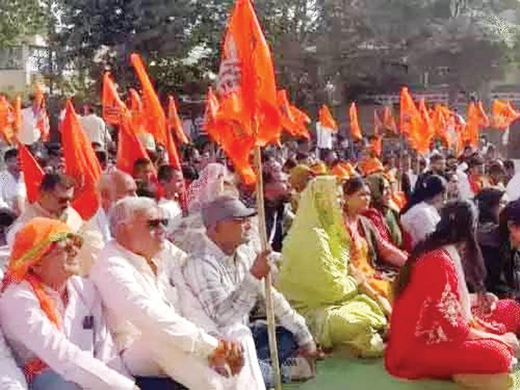 Chhattisgarh's national anthem was insulted at the Karni Sena's grand panchayat, Chhattisgarh, Raipur, Khabargali