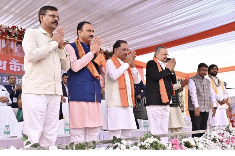 Chief Minister Vishnu Deo Sai grandly inaugurated the 5-day free Mega Health Camp 2025, organized from December 18 to 22 at the Ayurvedic College premises in Raipur, the capital city, on the auspicious occasion of the birth anniversary of Param Pujya Baba Guru Ghasidas Ji. The camp focuses on human service, social harmony, and health awareness. MLA Rajesh Munat, Raipur, Chhattisgarh, Khabargali