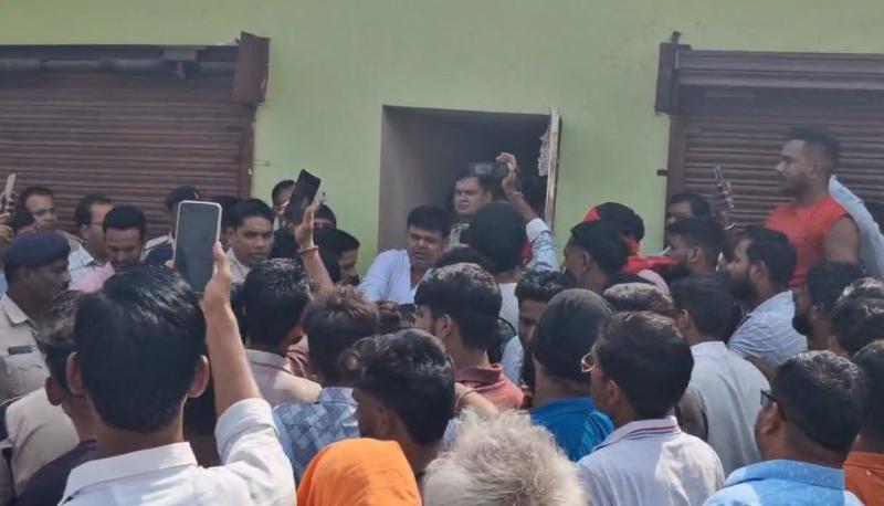 Chaos over religious conversion in Chhattisgarh, violent clash between two groups, situation out of control hindi news latest News khabargali 