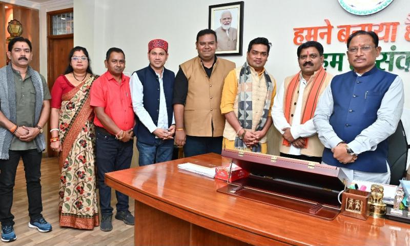 In a democracy, the media plays a crucial role; they should raise issues of public interest impartially, said Chief Minister Vishnu Deo Sai, Deputy Chief Minister Vijay Sharma, Chief Minister's Media Advisor Pankaj Jha, newly elected President of Raipur Press Club Mohan Tiwari, Vice President Dilip Kumar Sahu, General Secretary Gaurav Sharma, Treasurer Dinesh Yadu, and Joint Secretaries Nivedita Sahu and Bhupesh Jangde.