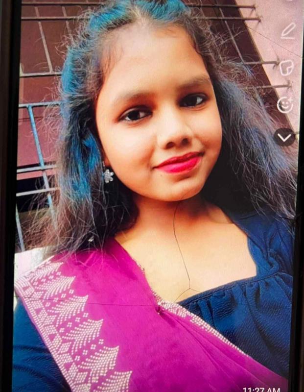 टहलते समय तीसरी मंजिल से गिरी 12वीं की छात्रा, इलाज के दौरान मौत खबरगली A 12th-grade student fell from the third floor while walking and died during treatment. Raigarh news hindi news khabargali 