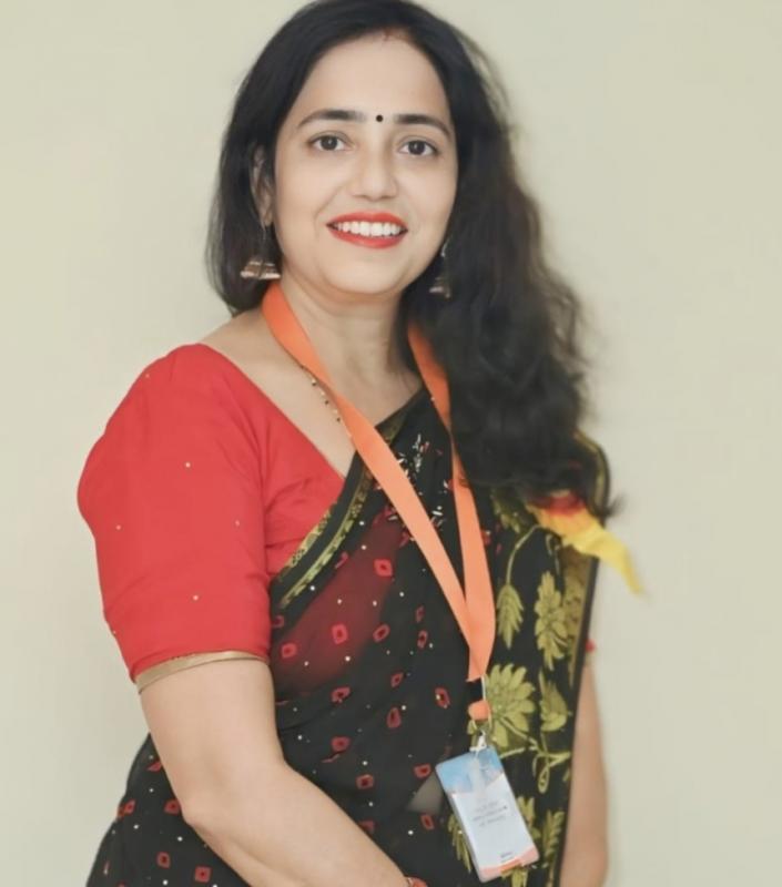 Smita Singh, an embodiment of sacrifice and service, left her government job to shape the future of the underprivileged. Through the Shakuntala Foundation, she has brought about revolutionary changes in the fields of health, women's empowerment, and support for people with disabilities. Raipur, Chhattisgarh, Khabargali.