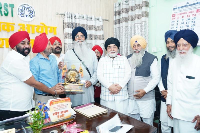 SGPC President Advocate Dhami reached Chhattisgarh Minority Commission office, President Amarjit Singh Chhabra gave a warm welcome, Advocate Harjinder Singh Dhami, President of Shiromani Gurdwara Parbandhak Committee, the highest body of Sikh community, and Mr. Balwinder Singh Kalra of Dharam Prachar Committee Amritsar, Raipur, Chhattisgarh, Khabargali