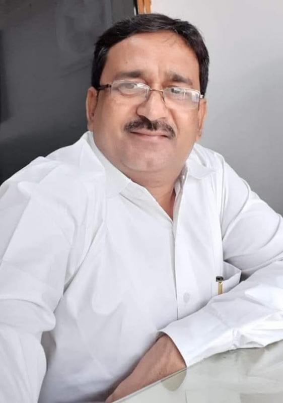 'Transparent' sarees of corruption: Forcing Anganwadi workers to wear substandard dresses is an attack on women's identity. Sub-headline: RTI activist Sanjay Singh Thakur attacks the government; says, "Insulting the mother power in the name of uniform is not tolerated." Women and Child Development Department, Raipur, Chhattisgarh. Khabargali