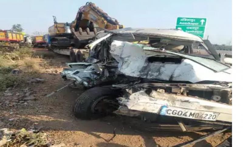 Tragic accident at 2 am on Raipur-Ratanpur highway, trailer hits Scorpio, 4 dead, 1 seriously injured bilaspur chhattisgarh khabargali 