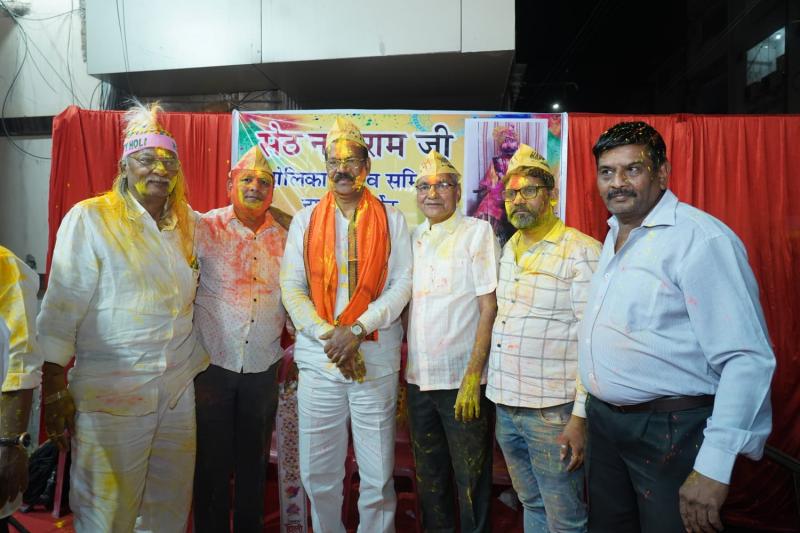 The sounds of Phaag echoed in Sadar Bazaar: A flood of traders gathered at the Holi Milan of Sarafa Association, Seth Nathuram Holika Utsav Samiti, Raipur, Chhattisgarh, Khabargali