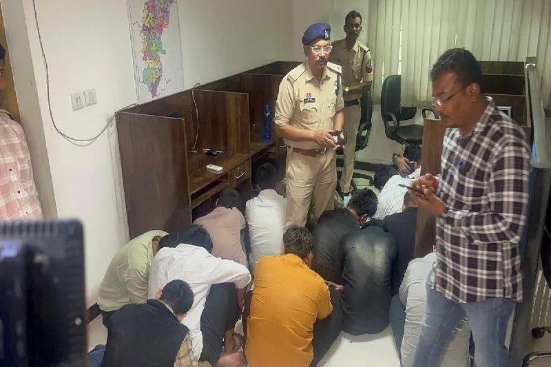Americans were defrauded of crores of rupees in the name of loans, the accused received a salary of 25 thousand rupees per month, 42 arrested. hindi news cg news latest news khabargali 