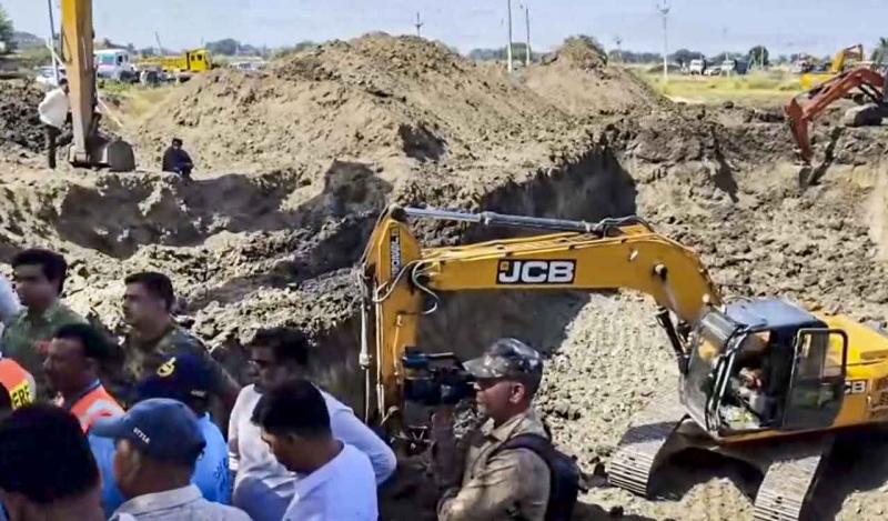 Ujjain borewell accident: Innocent Bhagirath loses battle for life; rescue operation lasts 23 hours hindi News latest News khabargali 