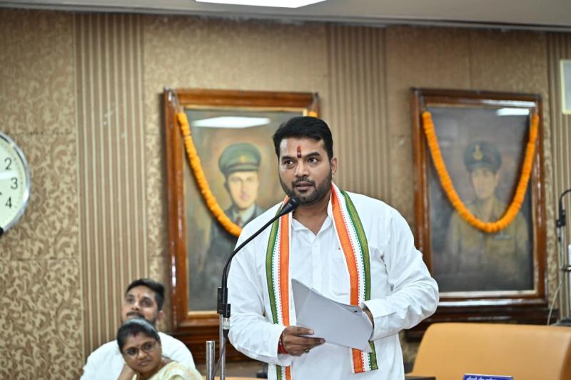 Tatypara road widening: Municipal Corporation in turmoil over compensation, Leader of Opposition Akash Tiwari attacks BJP and Mayor, Raipur, Chhattisgarh, Khabargali