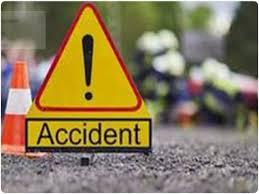 Four people, including the groom, died in three road accidents in Raigarh; a couple was killed in a collision with a trailer. hindi news raigarh news khabargali 