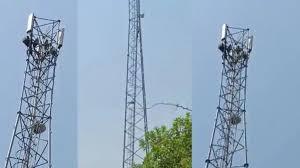  A minor girl climbed a 200-foot tower to get married, leading to hours of high-voltage drama. hindi news bihar news khabargali 