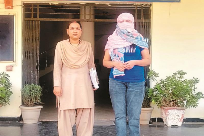  A teacher's slap ruptured his eardrum, leaving a 7th-grade student with hearing loss hindi news big news khabargali 