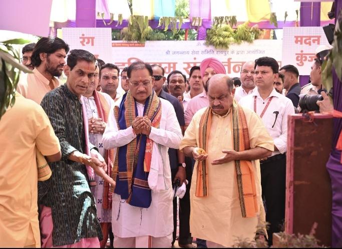 Two-day grand Akhand Harinam Sankirtan Namayagya organized in the premises of Shri Jagannath Temple located in Gayatri Nagar of capital Raipur, Harinam Sankirtan became the Mahabrahmastra of Sanatan awakening, religious conversion will be stopped, Raipur North Assembly Constituency MLA and Chairman of the Organizing Committee Purandar Mishra, Chhattisgarh, Khabargali