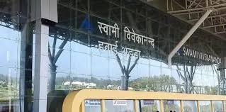 Major accident at Swami Vivekananda Airport: Worker falls from 30 feet height, dies on the spot raipur chhattisgarh hindi news khabargali 