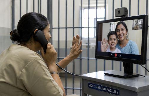 New gift in Central Jail, women prisoners will get video calling facility raipur chhattisgarh hindi news khabargali 