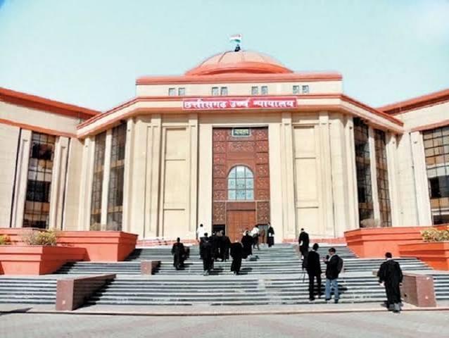 Major relief for Chhattisgarh MBBS students from the High Court: service bond to be waived if appointments are not made on time. bilaspur hindi news khabargali 