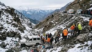 Bhilai engineer dies in Himachal Pradesh; wife and two sons injured in accident; car falls 500 feet into ravine bhilai chhattisgarh news khabargali 