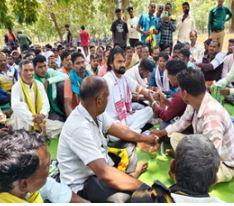  500 villagers wrote an emotional letter in blood demanding electricity and appealed to the Prime Minister hindi news latest news khabargali 