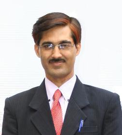 The country's second major research on Osho's 'spiritual communication': Senior journalist Vibhas Kumar Jha receives PhD degree, doctorate awarded by Shri Shankaracharya Professional University, Bhilai. Dr. Dhanesh Joshi, Research Director and Head of the