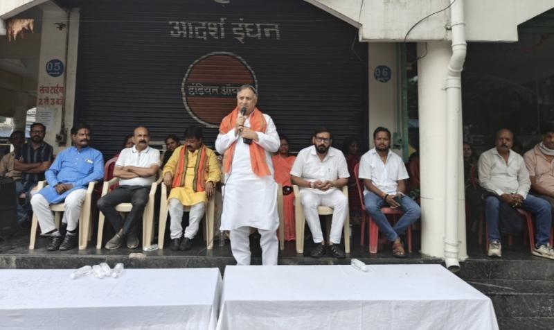 PM Modi Mann Ki Baat 136th Episode: The magic of 'Mann Ki Baat' spread in Raipur, Lokesh Kavadia and Sanjay Srivastava listened to the 136th edition with the party workers, got the mantra of self-reliance and national service from 'Mann Ki Baat': Special enthusiasm was seen in Shankar Nagar Mandal of Raipur, got the mantra of self-reliance and national service from 'Mann Ki Baat': Special enthusiasm was seen in Shankar Nagar Mandal of Raipur, Khabargali