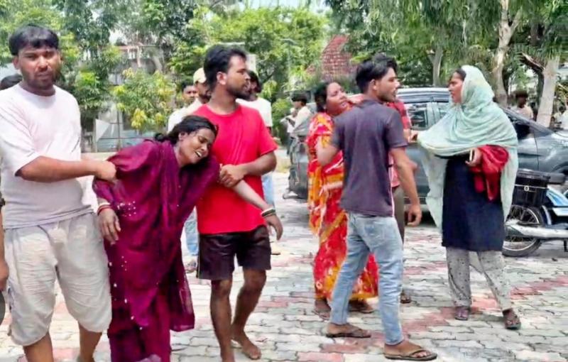Major tragedy due to toxic gas in toilet tank; four workers die after attempting to rescue each other. Latest news hindi news bihar news khabargali 