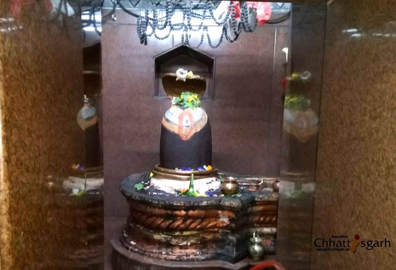 Raipur Shiv Dham Navagaon Shiv Temple 9 leaf Belpatra Places to visit near Raipur Ancient Shiv Temple Chhattisgarh Kalchuri period Shiv Temple Sawan Shiv Temple Arang Shiv Dham Dau Agarwal family of Arang Khabargali