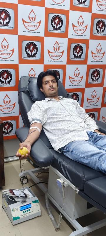 News, Blood Donation, Blood Donation as a Noble Deed, Mohammad Shahnawaz Yusuf, News Surgical, Jaideep Blood Bank, Chandrabhushan Dewangan, Social Commitment, Chhattisgarh News, Khabargali