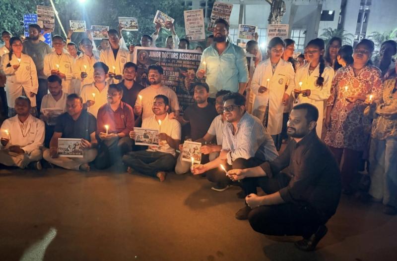 Junior Doctors Association Raipur, Doctors' Demands, Medical Student Candle March, Doctors' Stipend Increase, President Dr. Piyush Srivastava, Chhattisgarh, Khabargali