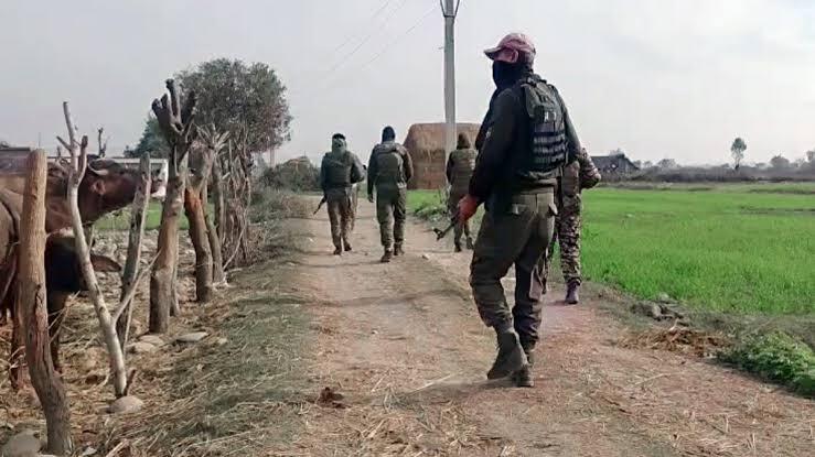  Major news from Kathua, Jammu & Kashmir: 4 CISF personnel killed in a firing incident. hindi news khabargali 