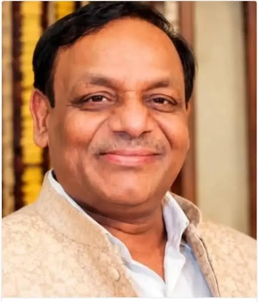 Suspicious death of Raipur businessman Deepak Mittal at Taj Hotel liquor and medicines recovered from his room hindi latest news khabrgali 