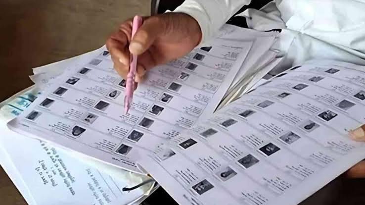 on t worry if your name has been removed from the voter list; fill out Form 6 to get it re-enrolled. BLOs are visiting homes raipur chhattisgarh hindi news khabargali 